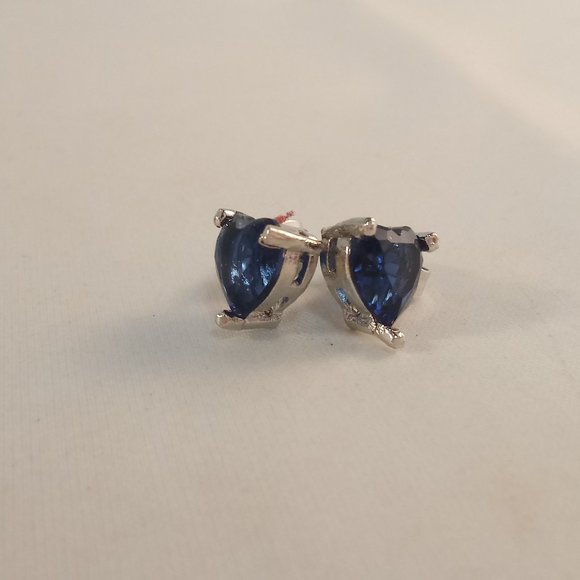 Silver Plated Navy Blue Heart Cut Diamond Zircon Stud Earrings Gorgeous Gift - Picture 4 of 6